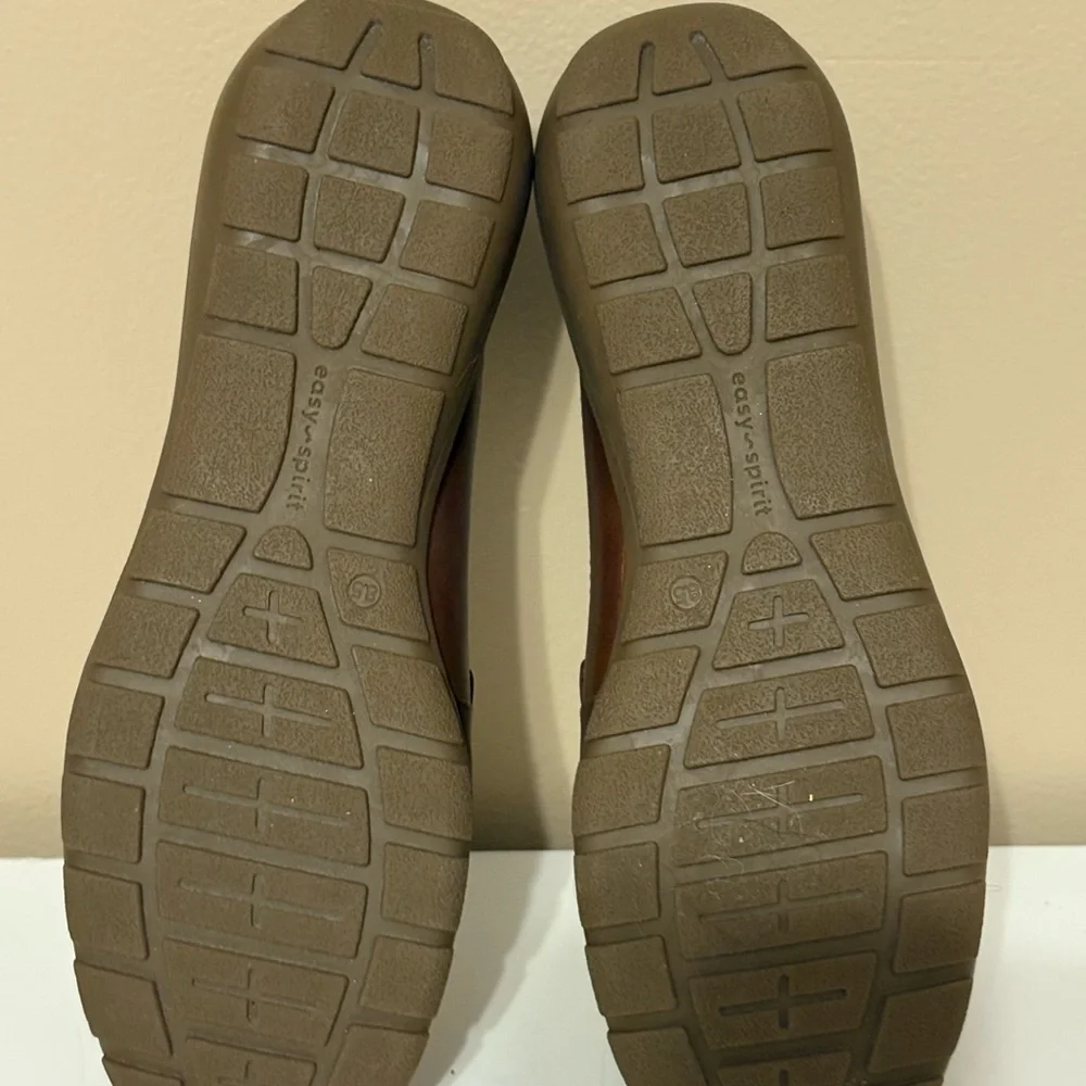 Easy Spirit comfortable brown